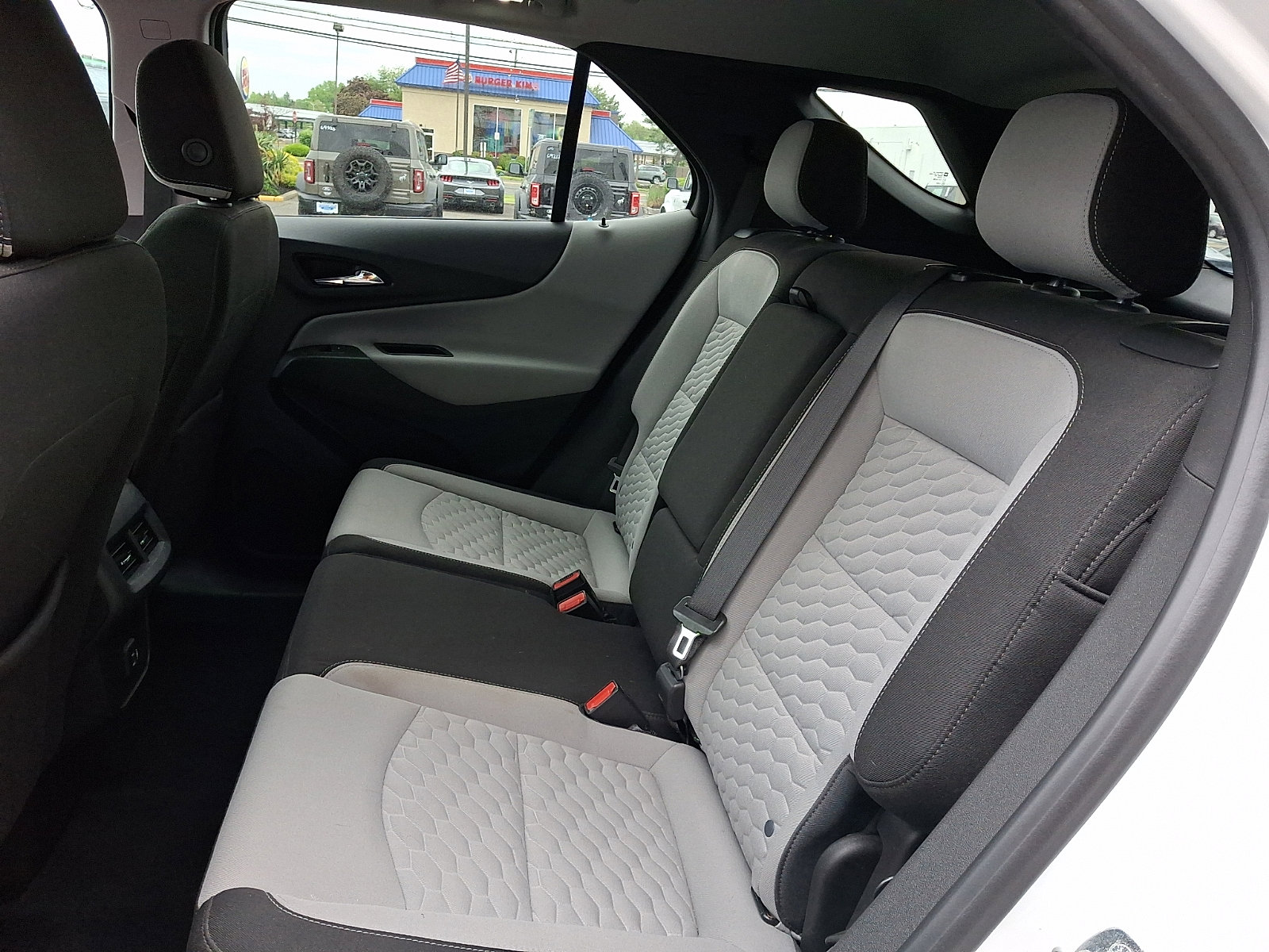 Used 2021 Chevrolet Equinox LS w/ LS Convenience Package FWD image 11