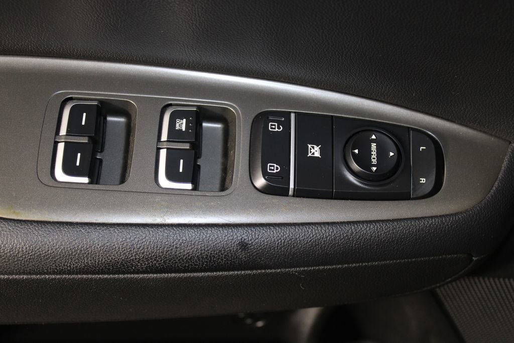 Used 2020 Kia Optima LX image 19