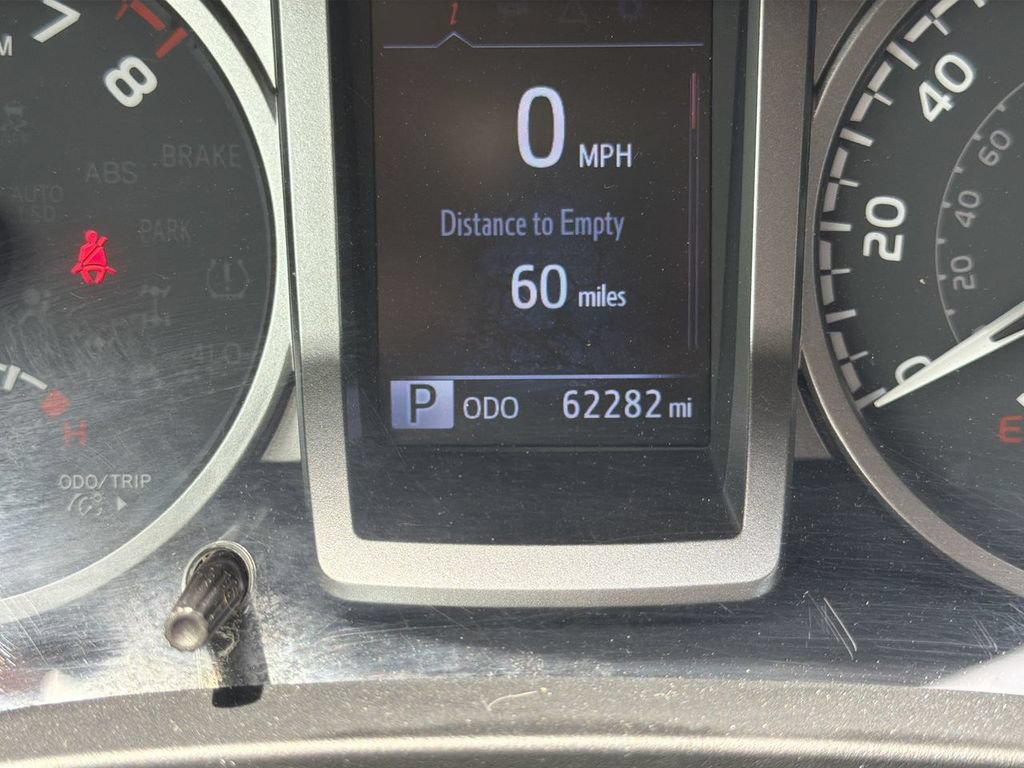 Used 2022 Toyota Tacoma SR5 RWD image 14