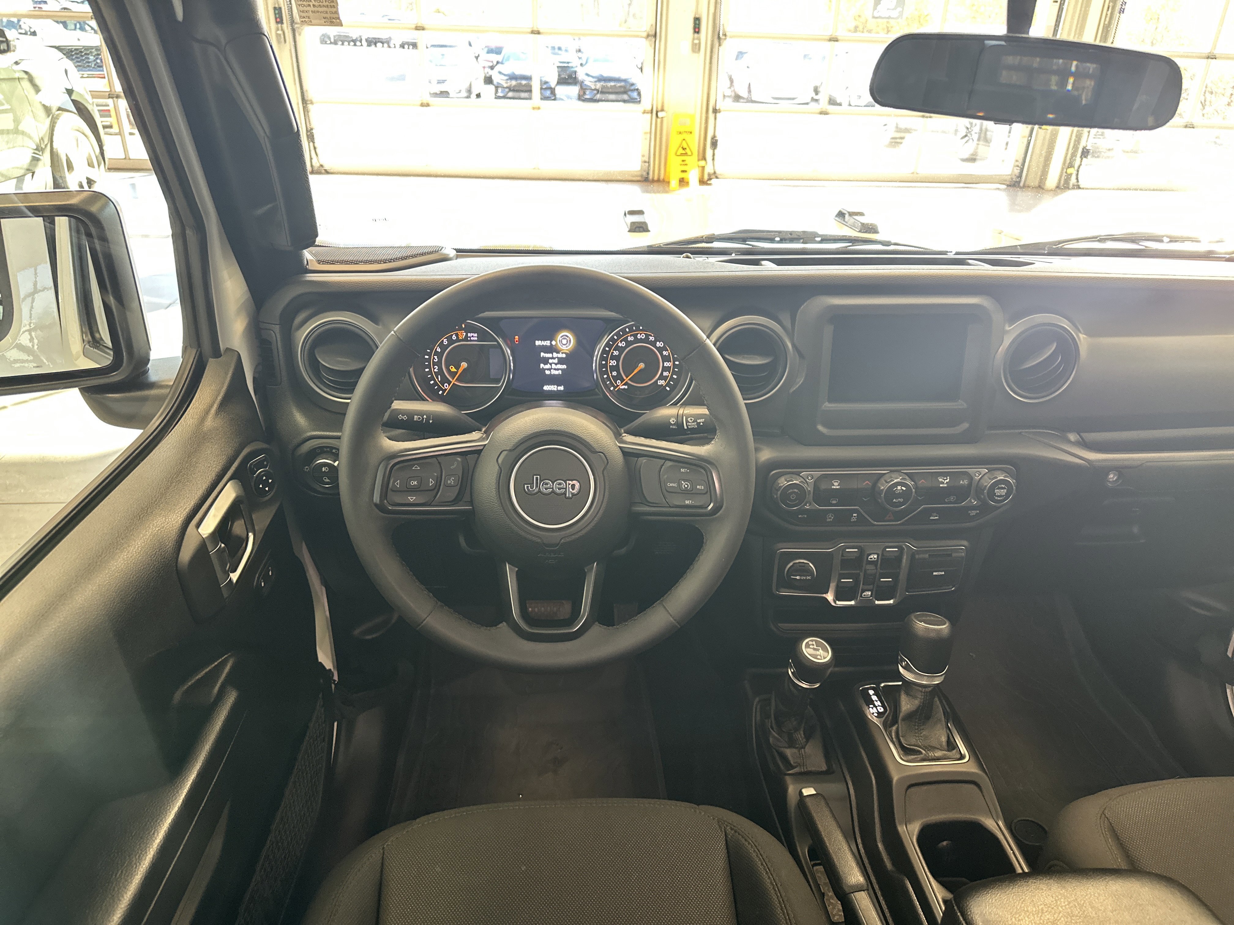 Used 2023 Jeep Gladiator Sport image 11