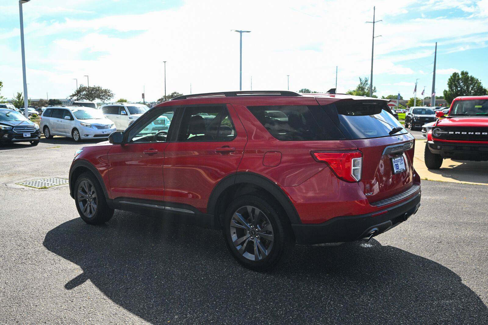 Certified 2024 Ford Explorer XLT w/ Equipment Group 202A AWD/4WD image 7