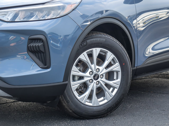 Certified 2024 Ford Escape Active FWD image 3