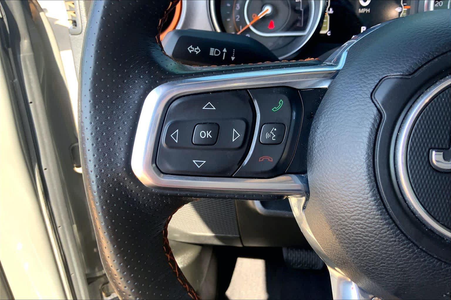 Used 2023 Jeep Gladiator Mojave w/ LED Lighting Group AWD/4WD image 24