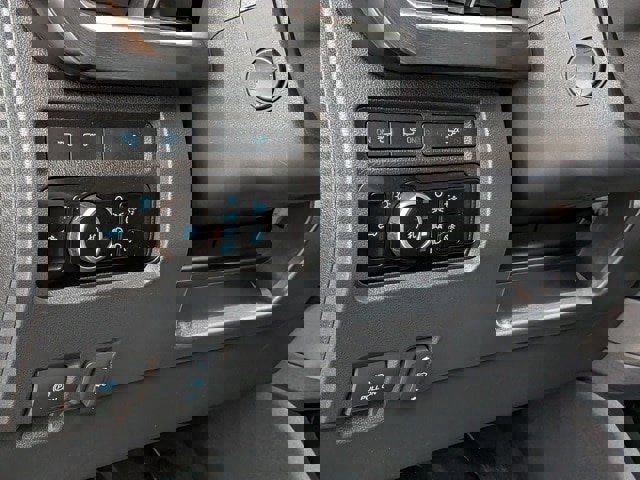 Certified 2023 Ford F250 Lariat w/ Black Appearance Package image 17