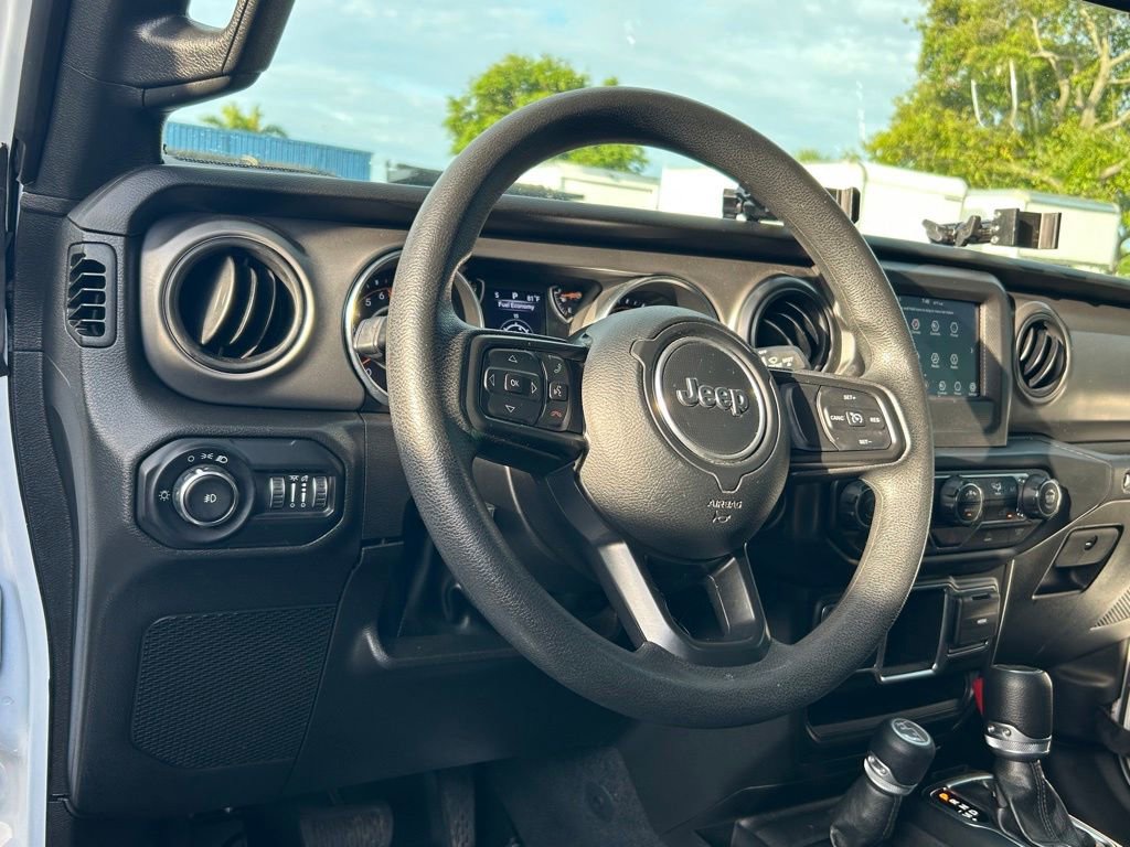 Used 2022 Jeep Wrangler Sport AWD/4WD image 28
