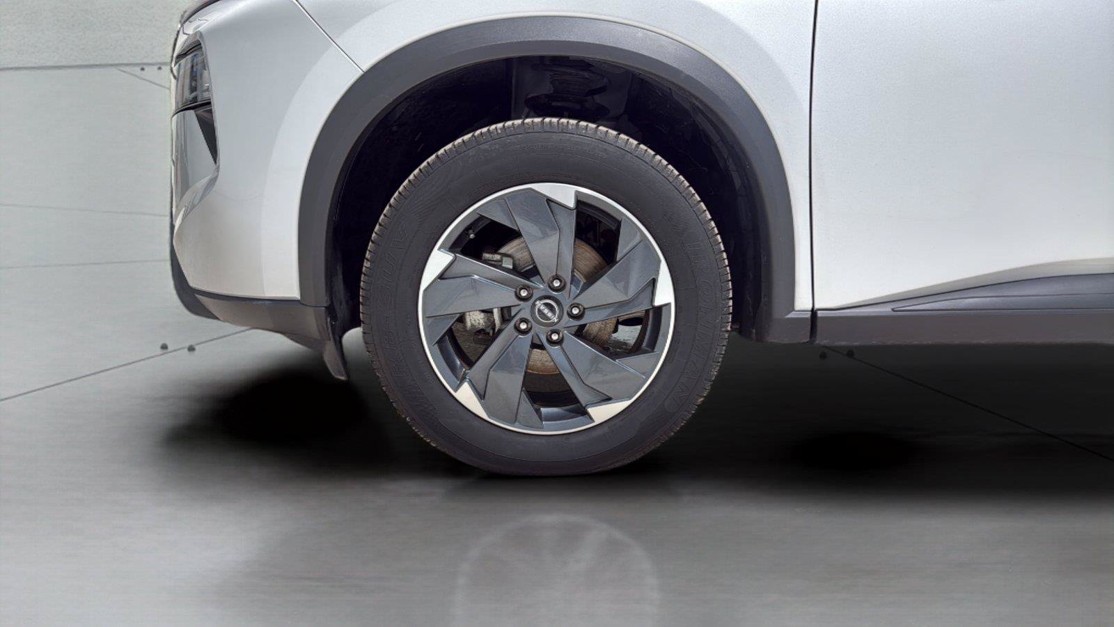 Used 2024 Nissan Rogue SV AWD/4WD image 29