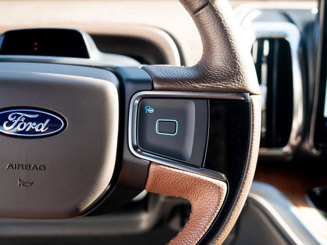 Certified 2025 Ford Expedition King Ranch image 25