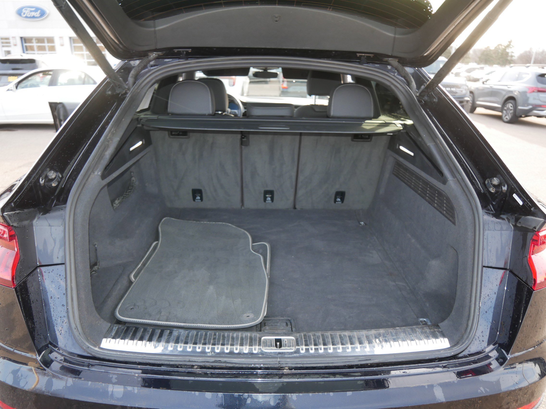 Used 2019 Audi Q8 Prestige image 18