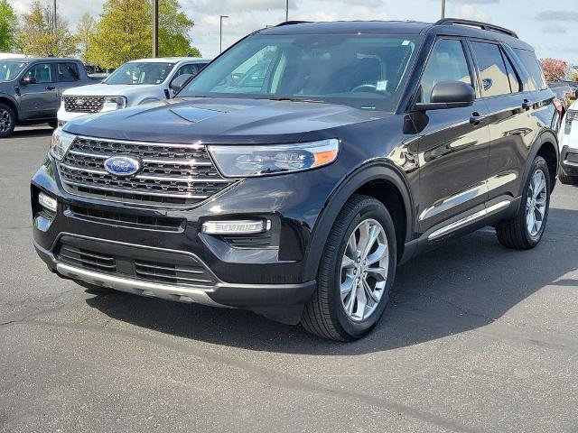 Certified 2023 Ford Explorer XLT w/ Equipment Group 202A AWD/4WD image 2