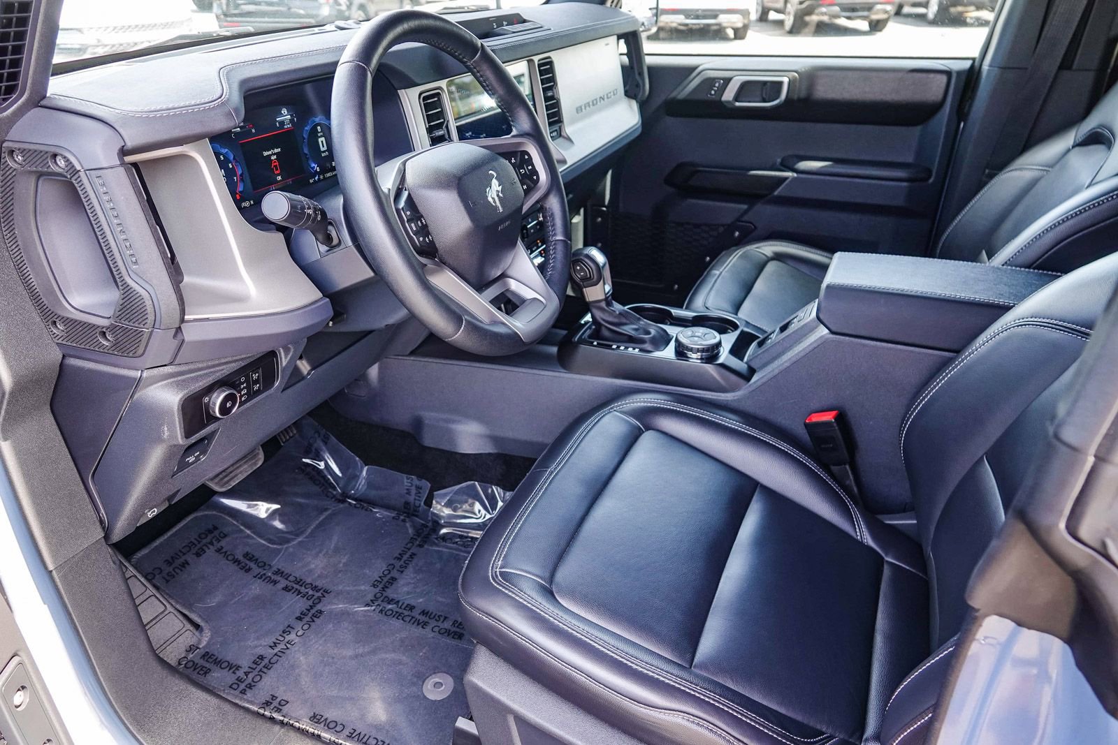 Certified 2025 Ford Bronco Outer Banks AWD/4WD image 16
