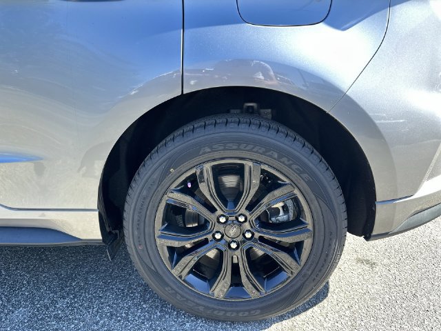 Certified 2024 Ford Edge SE w/ Black Appearance Package AWD/4WD image 10