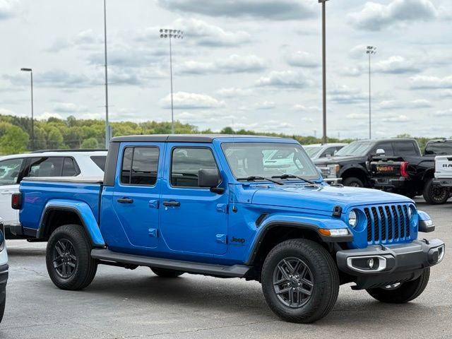 Used 2022 Jeep Gladiator Sport AWD/4WD image 33