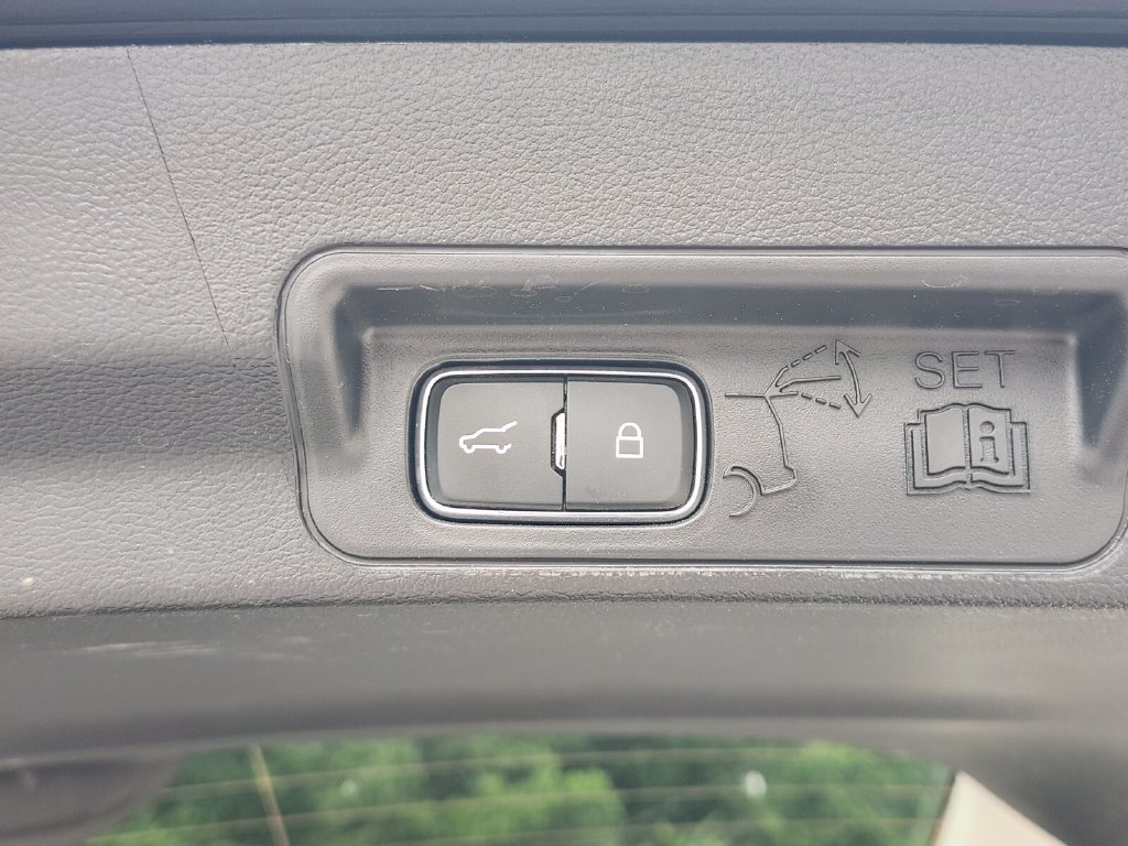 Certified 2025 Ford Explorer Active AWD/4WD image 34
