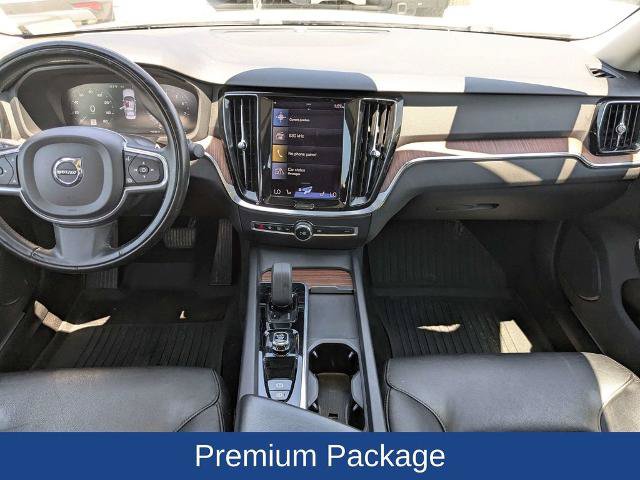 Used 2022 Volvo S60 B5 Momentum w/ Premium Package FWD image 16