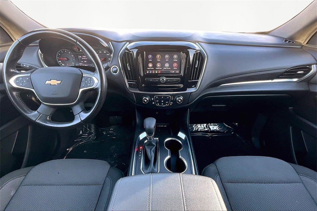 Used 2022 Chevrolet Traverse LT image 16