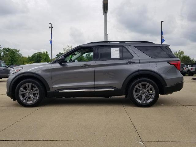 Certified 2025 Ford Explorer Active w/ Active Comfort Package AWD/4WD image 6