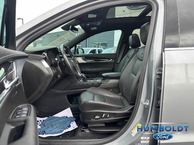 Used 2025 Cadillac XT6 Premium Luxury AWD/4WD image 13