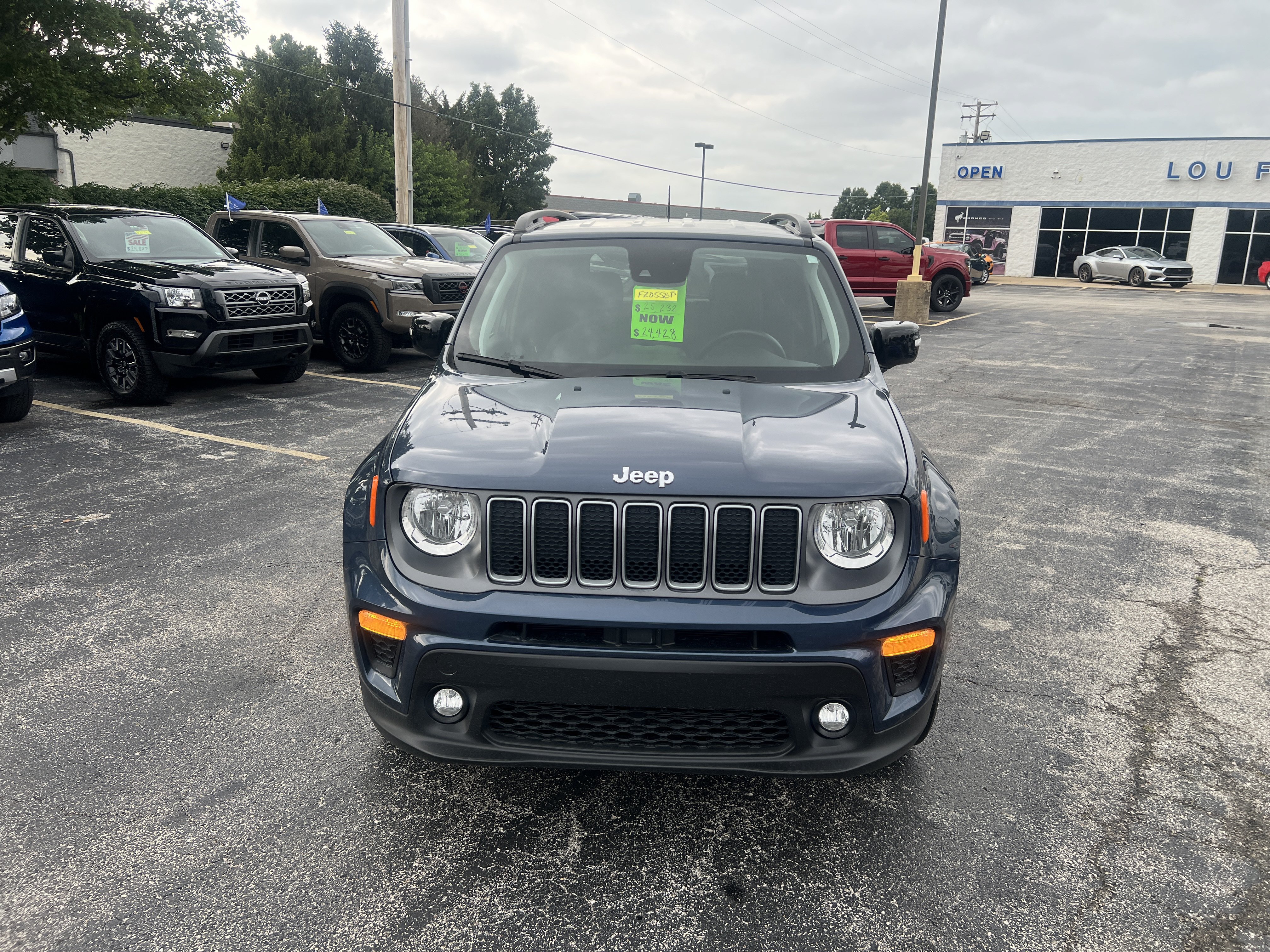 Used 2023 Jeep Renegade Limited AWD/4WD image 3