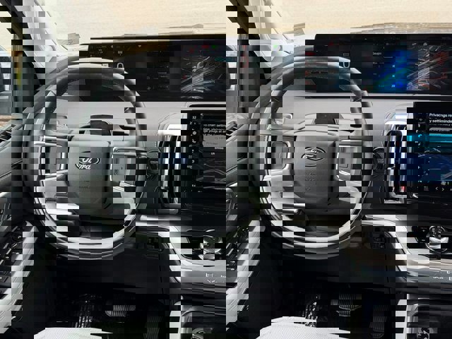 Certified 2025 Ford Expedition Max Platinum image 19