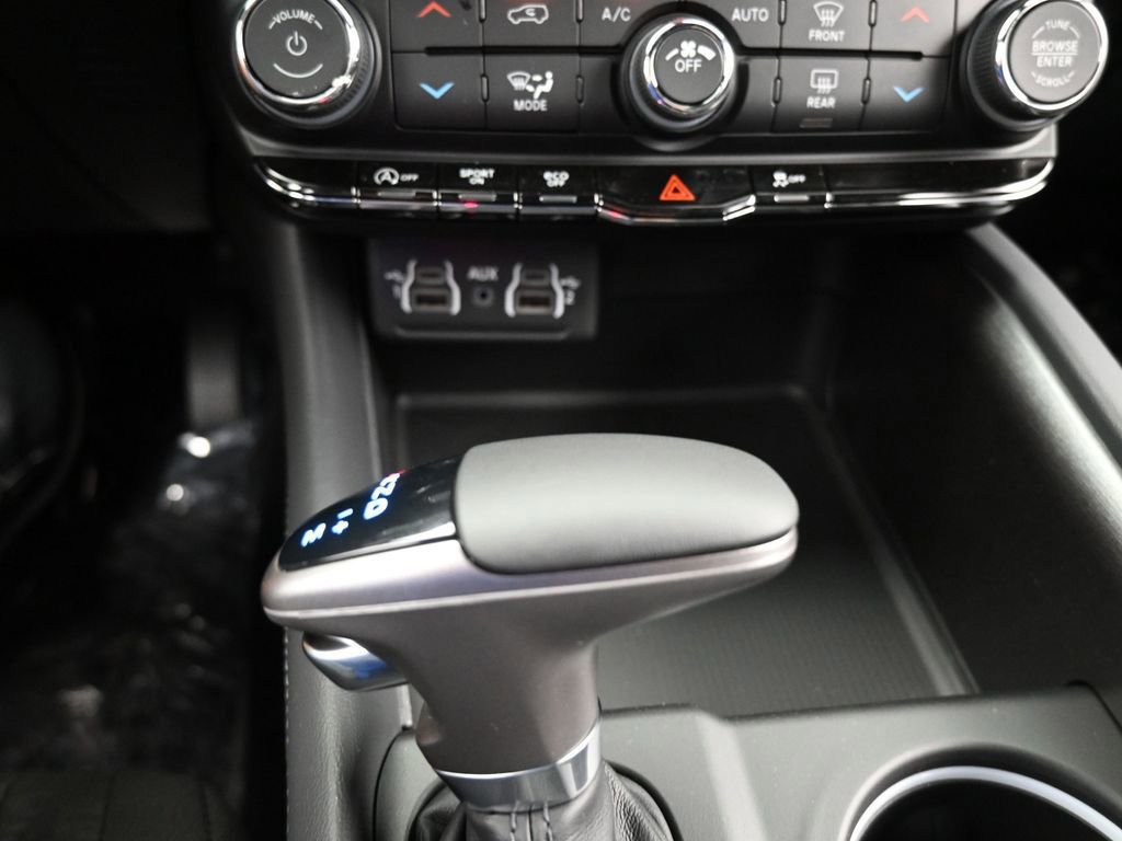 Used 2024 Dodge Durango SXT w/ 3rd Row Seating Group image 54