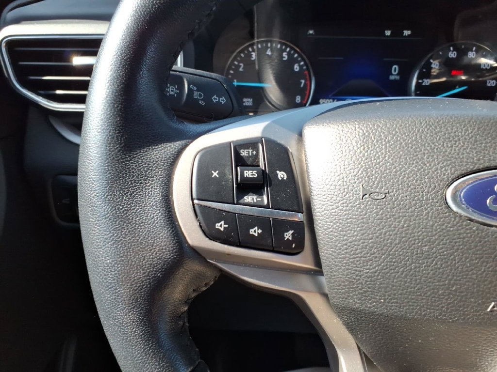Certified 2023 Ford Explorer XLT w/ Equipment Group 202A AWD/4WD image 17