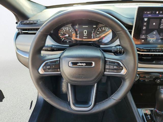 Used 2025 Jeep Compass Limited AWD/4WD image 13