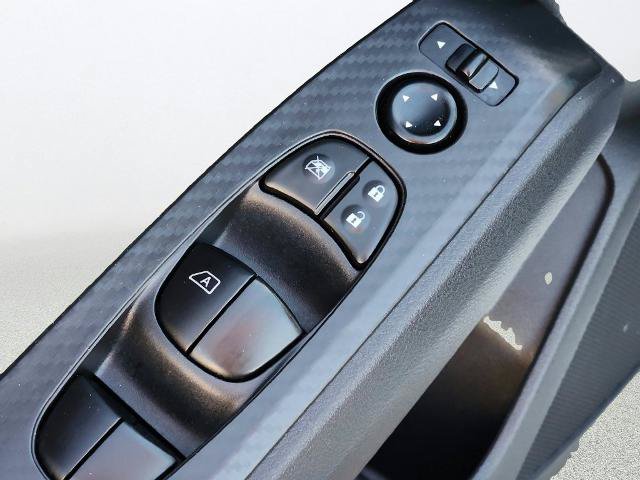 Used 2025 Nissan Altima 2.5 SV FWD image 15