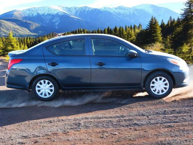Used 2017 Nissan Versa S Plus image 2