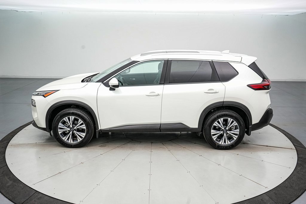 Used 2023 Nissan Rogue SV w/ SV Premium Package image 2