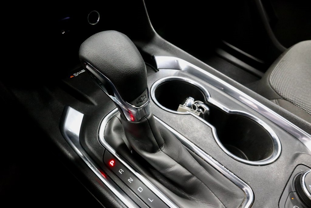 Used 2023 Chevrolet Traverse LT image 32