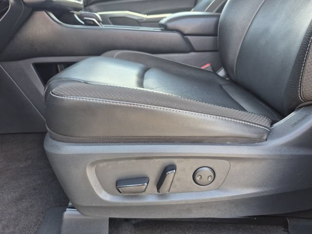 Used 2025 Nissan Pathfinder SL AWD/4WD image 23