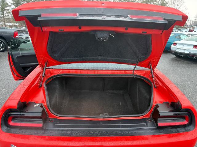 Used 2019 Dodge Challenger SXT w/ Driver Convenience Group image 28