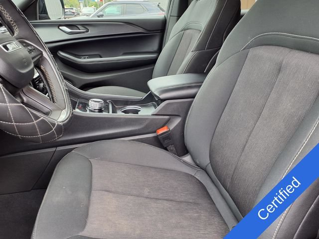 Used 2024 Jeep Grand Cherokee L Laredo w/ Luxury Tech Group I AWD/4WD image 3