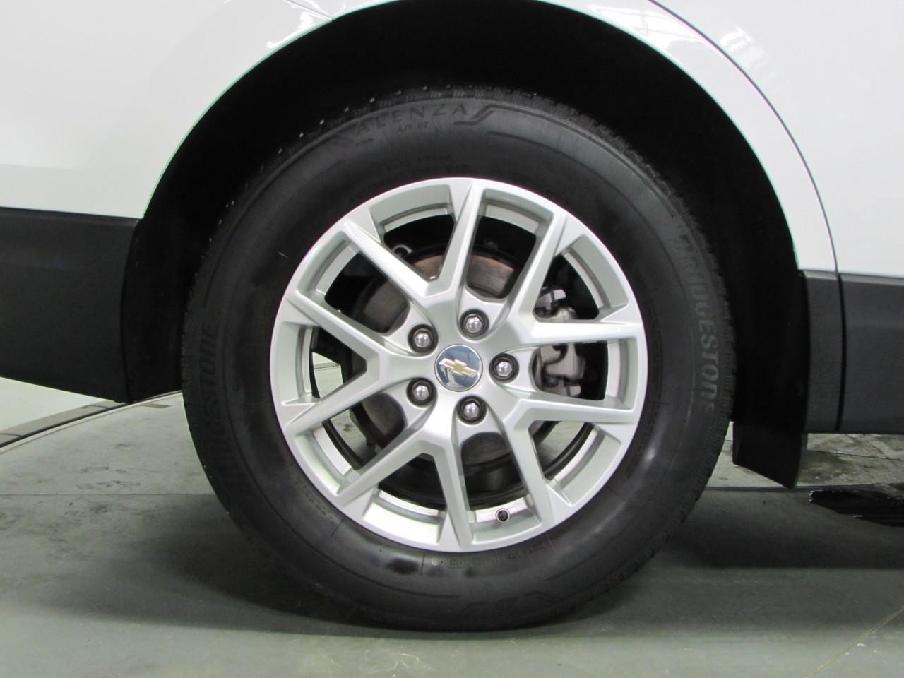 Used 2024 Chevrolet Equinox LT AWD/4WD image 9
