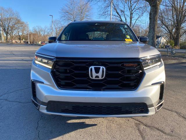 Used 2025 Honda Pilot TrailSport image 8