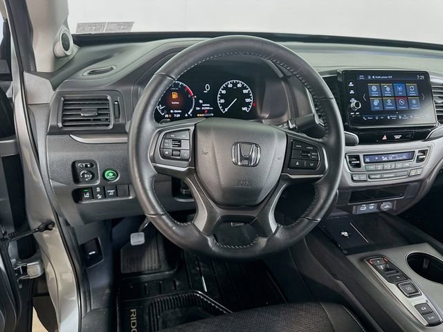 Used 2025 Honda Ridgeline Sport image 18