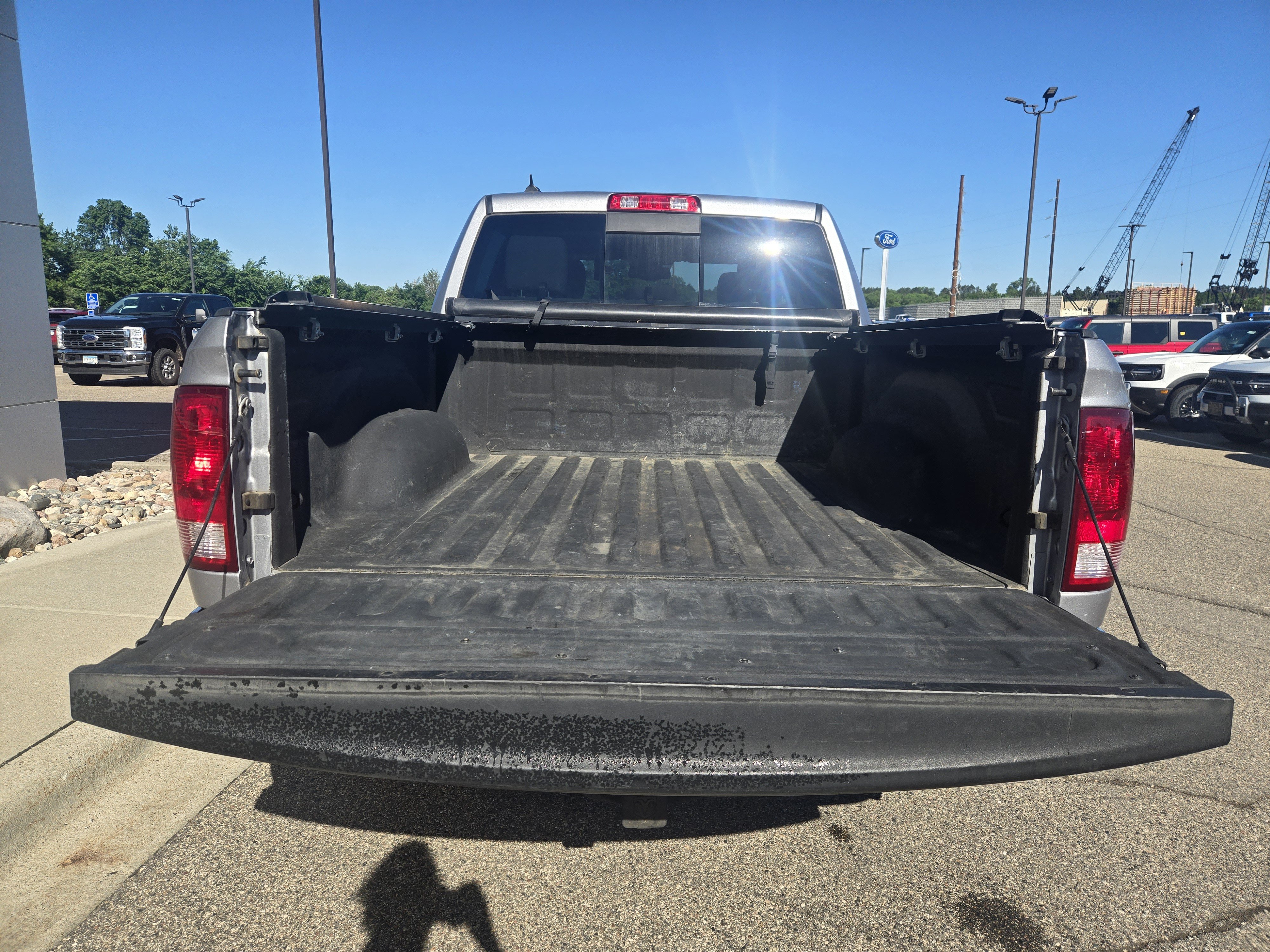 Used 2019 RAM 1500 Classic SLT w/ Luxury Group AWD/4WD image 13
