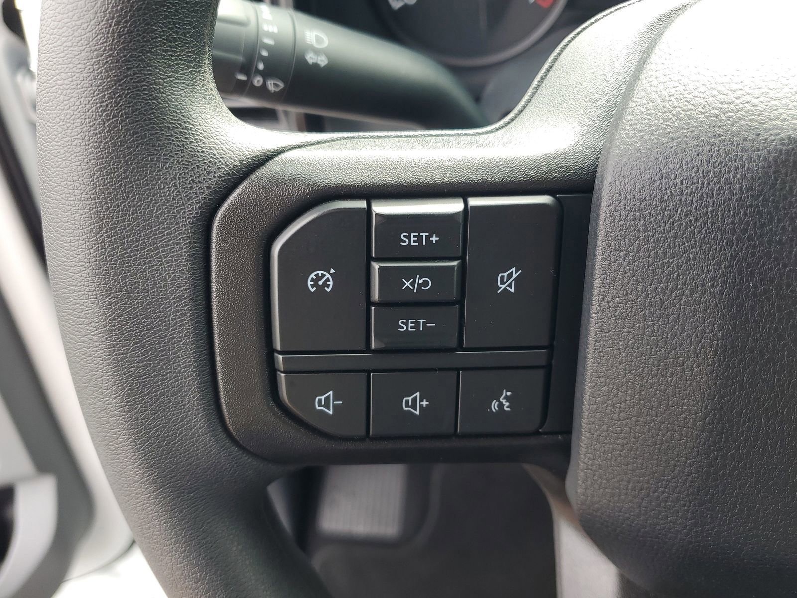 Certified 2025 Ford F350 XLT w/ FX4 Off-Road Package AWD/4WD image 18