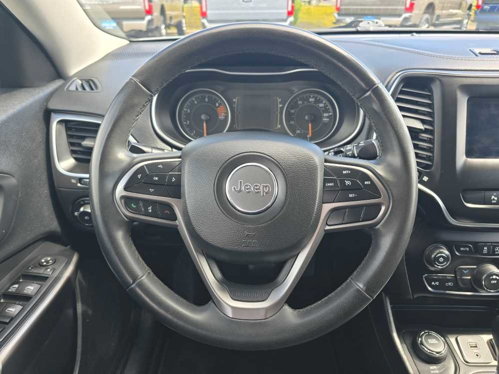 Used 2020 Jeep Cherokee Latitude Plus AWD/4WD image 11