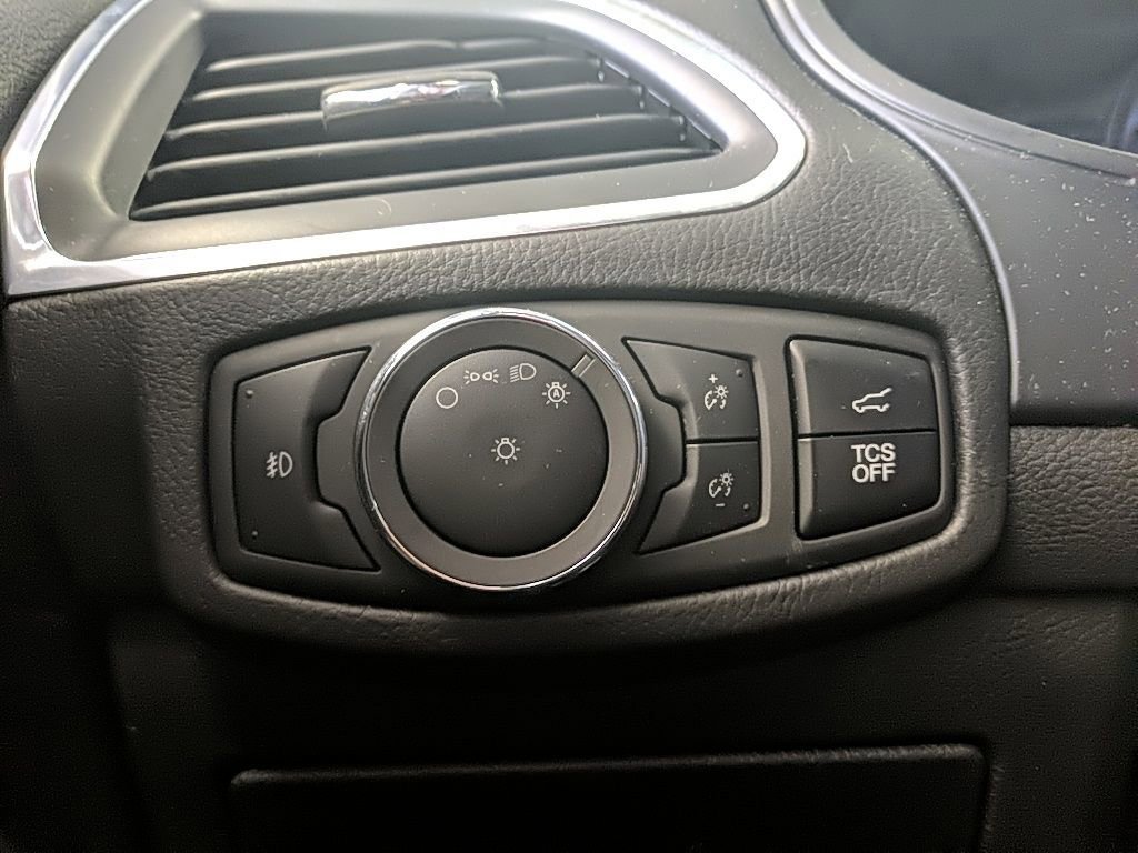 Certified 2024 Ford Edge Titanium w/ Equipment Group 301A image 25