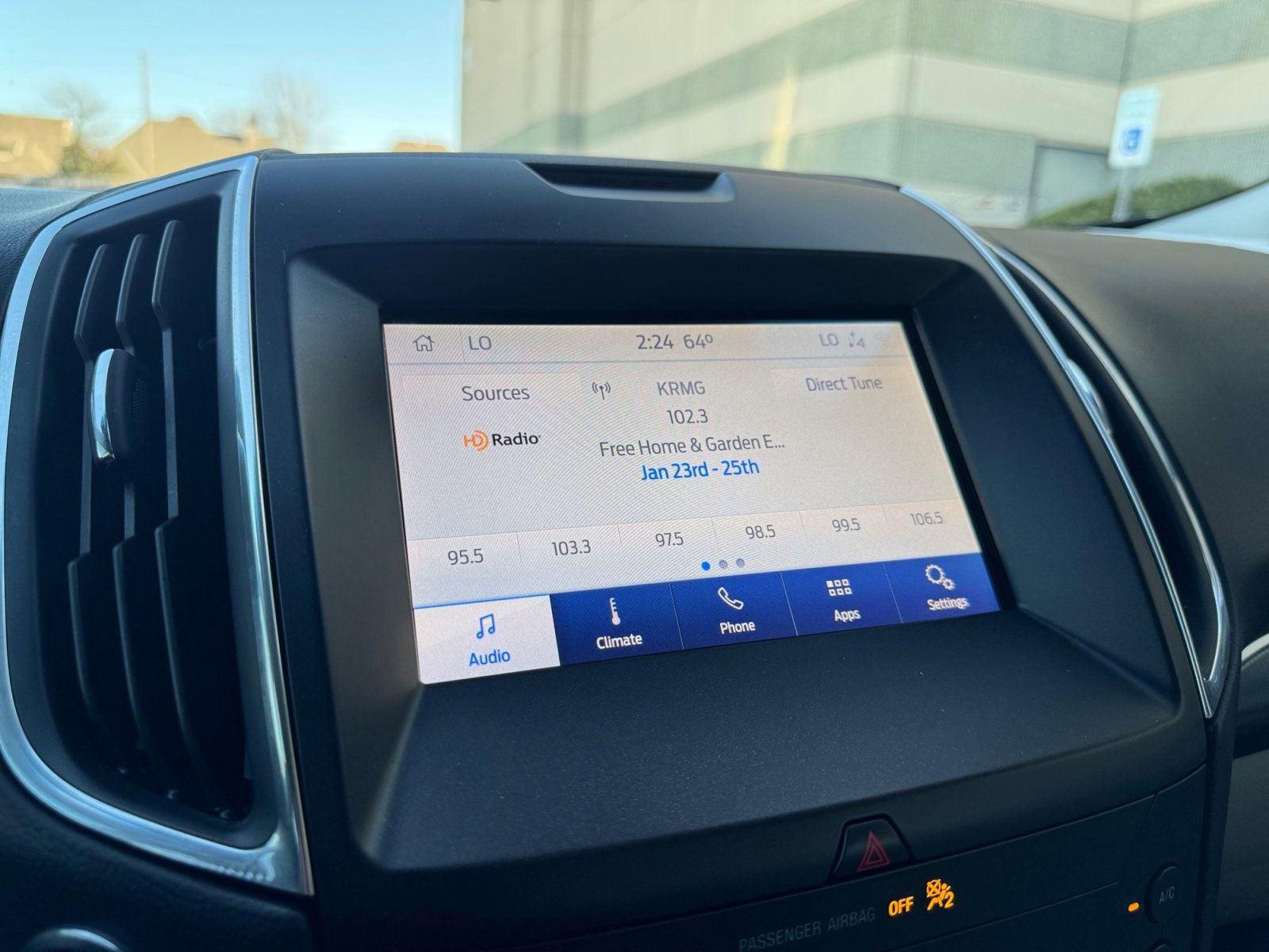 Certified 2020 Ford Edge Titanium image 25