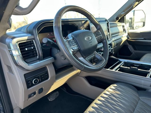 Certified 2025 Ford F450 Platinum w/ Platinum Plus Package AWD/4WD image 17