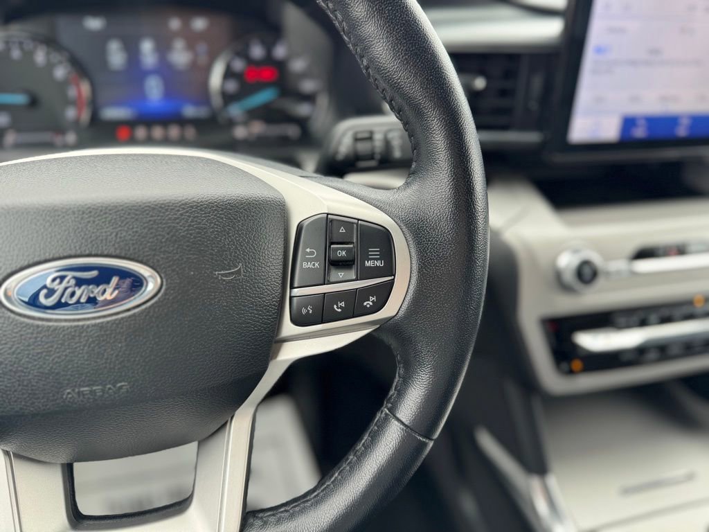 Certified 2023 Ford Explorer XLT w/ Equipment Group 202A image 17