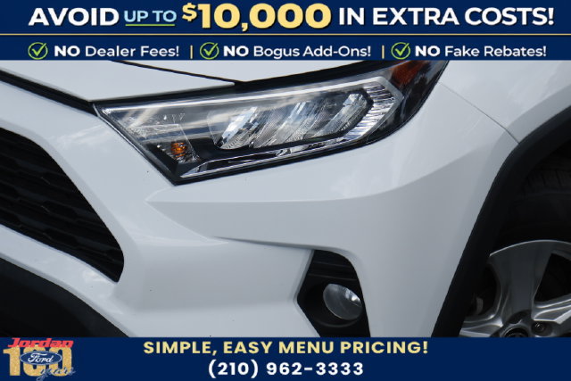 Used 2021 Toyota RAV4 XLE FWD image 2