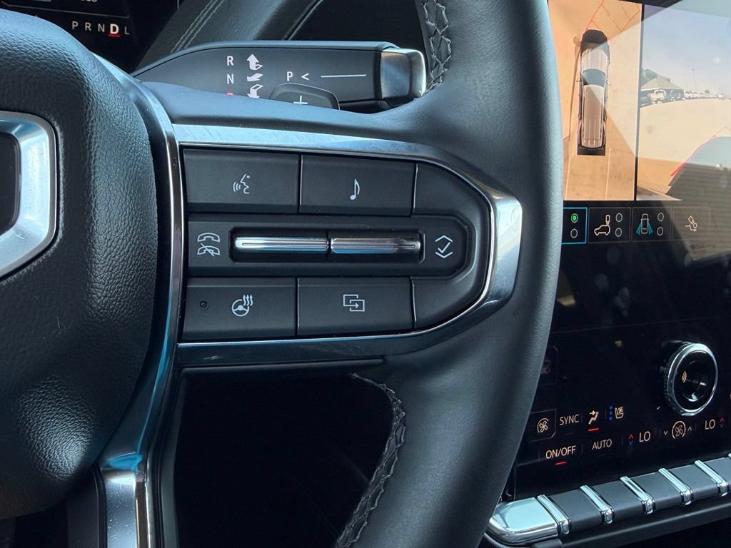 Used 2025 GMC Yukon Denali AWD/4WD image 26