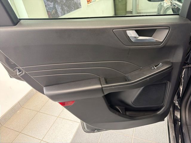 Certified 2025 Ford Escape ST-Line Select AWD/4WD image 15
