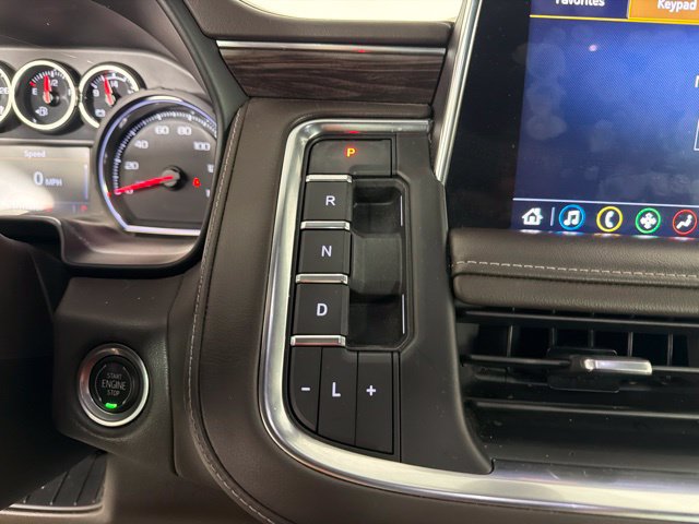 Used 2021 Chevrolet Suburban LT w/ LT Signature Package RWD image 27