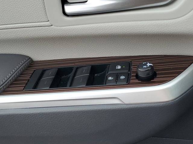 Used 2023 Toyota Sienna XLE image 25