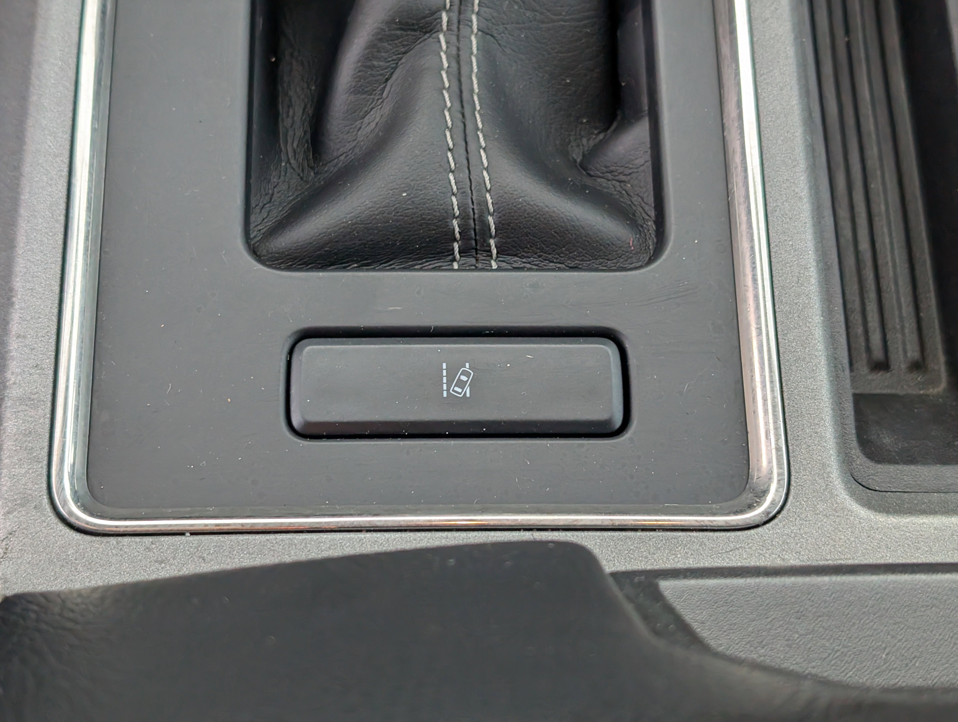 Certified 2020 Ford F150 Raptor w/ Equipment Group 802A Luxury image 28