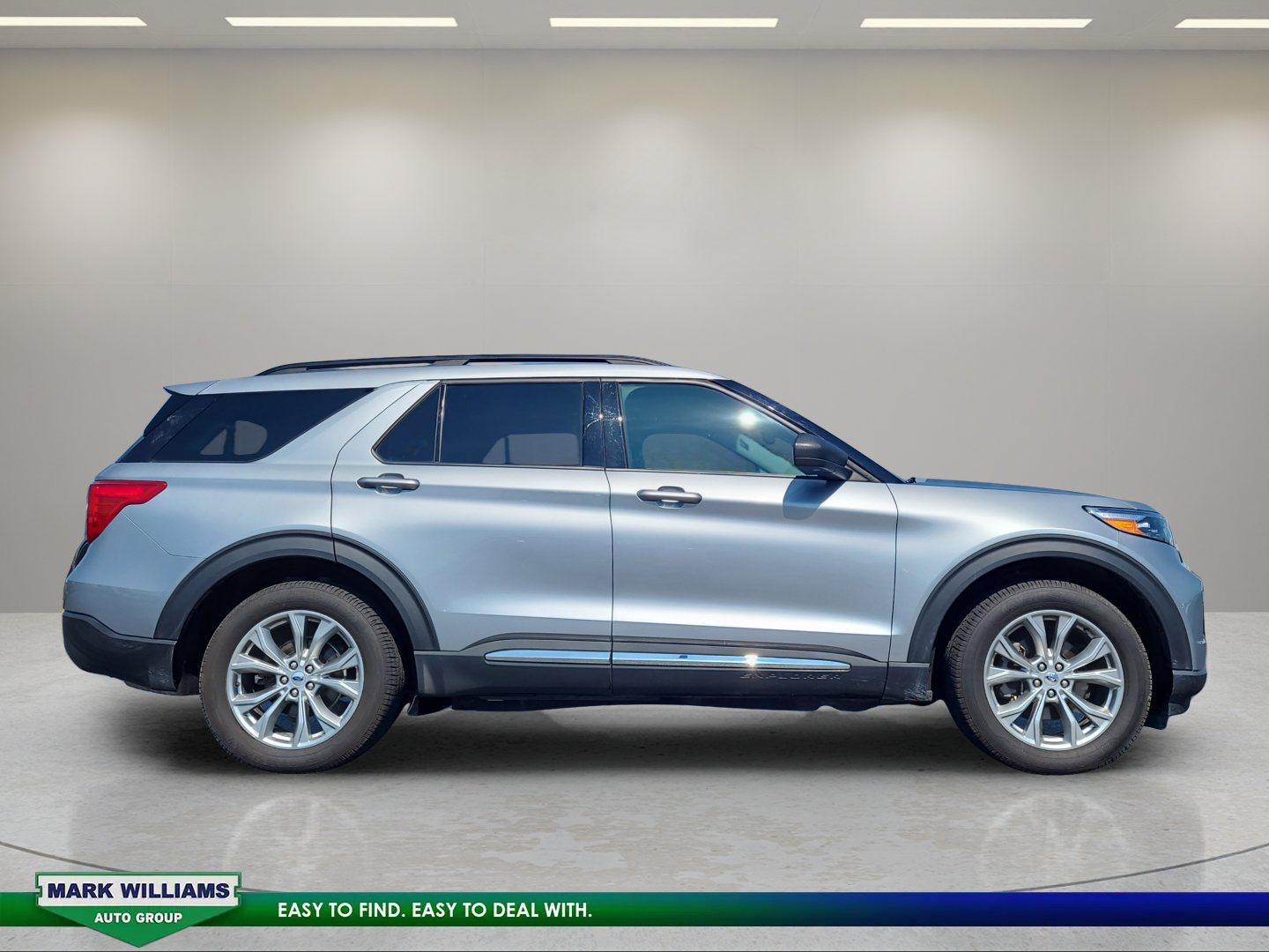 Certified 2023 Ford Explorer XLT w/ Equipment Group 202A AWD/4WD image 2